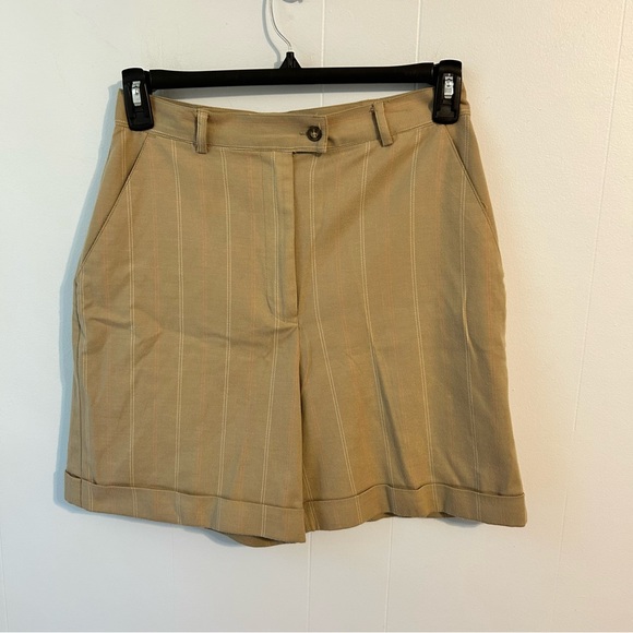 Vintage 90s high waisted Izod Tan Women's Shorts 29 inch waist. E-9 - Picture 1 of 10